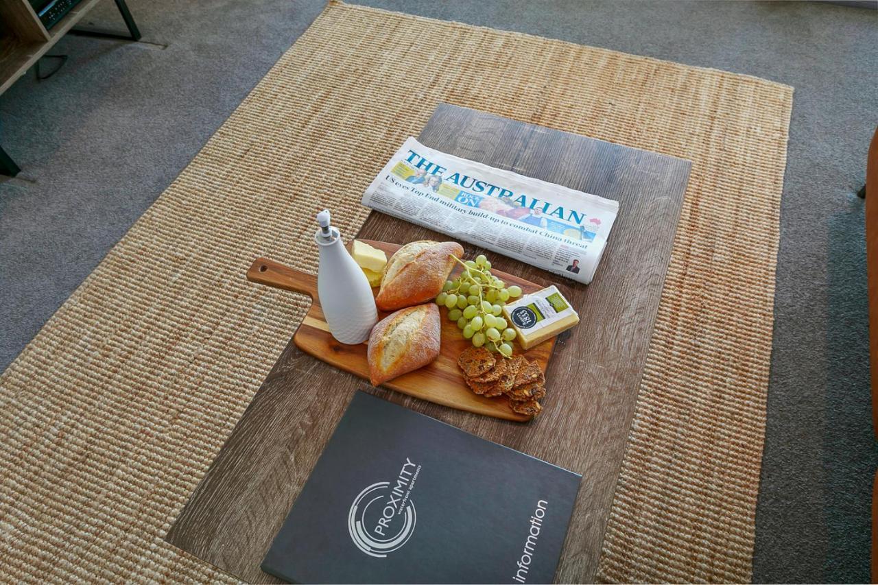 Proximity Waterfront Apartments เรดคลิฟฟ์ ภายนอก รูปภาพ