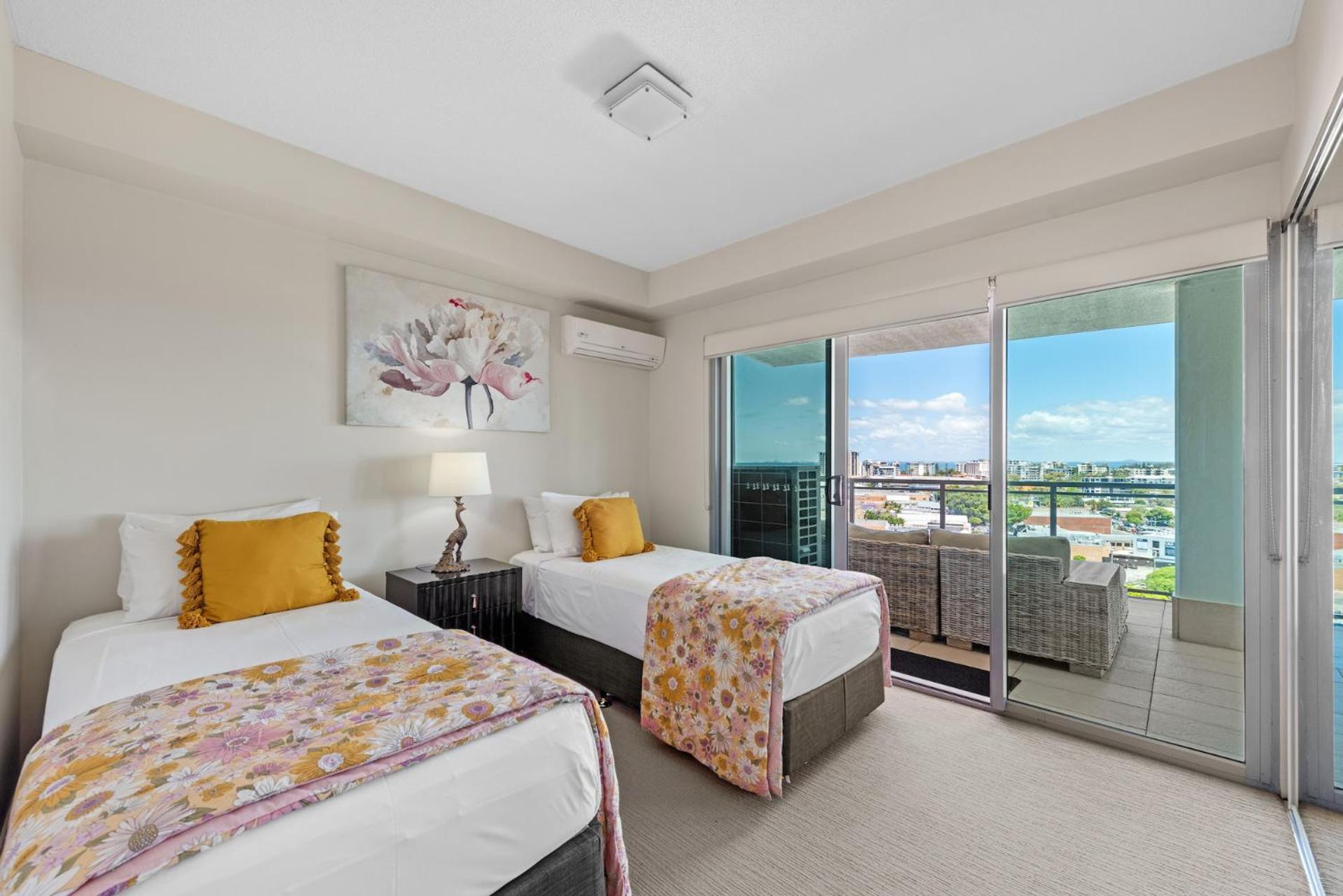 Proximity Waterfront Apartments เรดคลิฟฟ์ ภายนอก รูปภาพ
