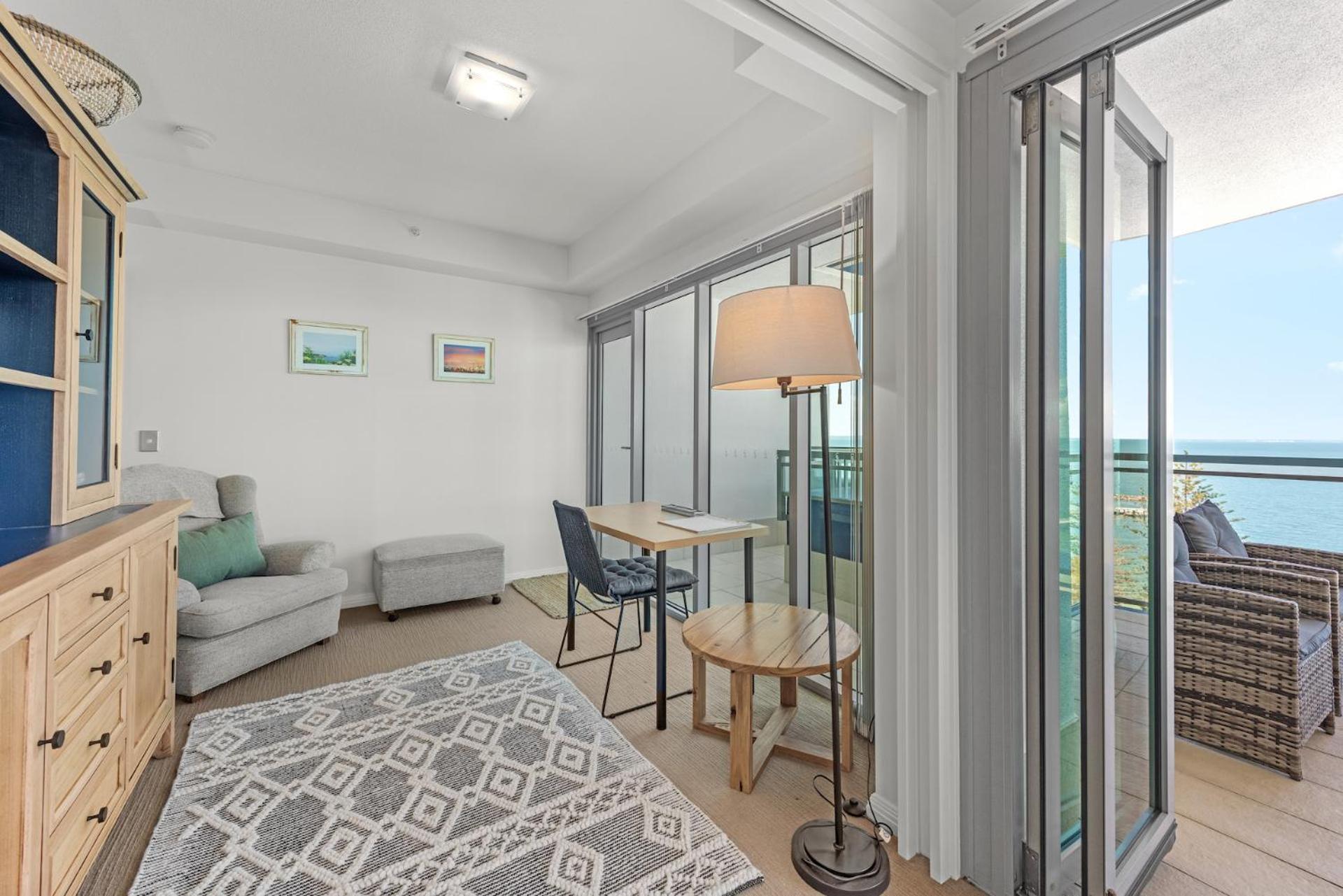 Proximity Waterfront Apartments เรดคลิฟฟ์ ภายนอก รูปภาพ
