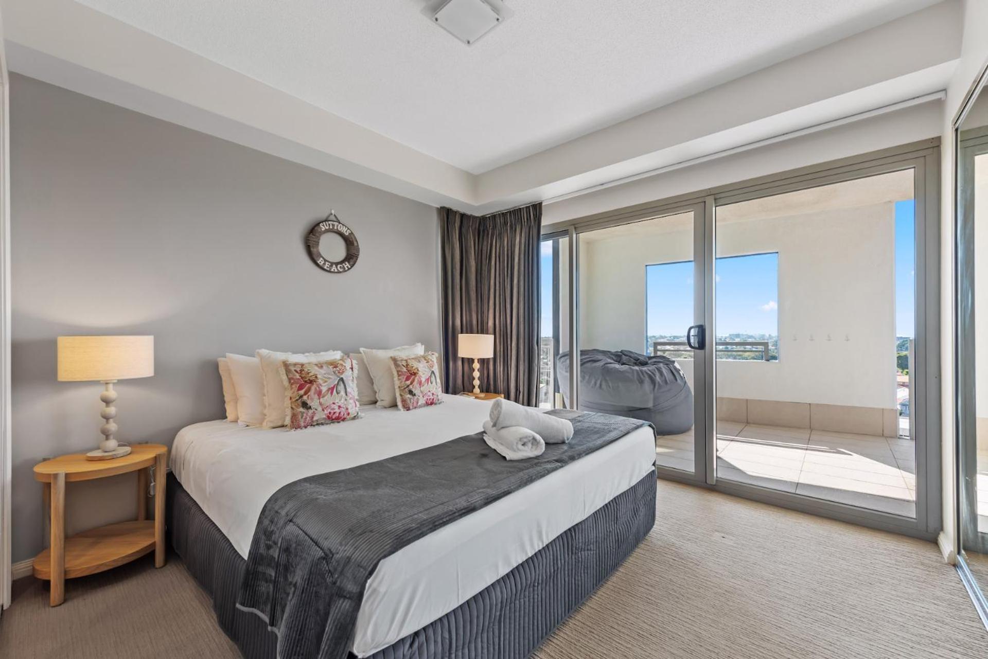 Proximity Waterfront Apartments เรดคลิฟฟ์ ภายนอก รูปภาพ