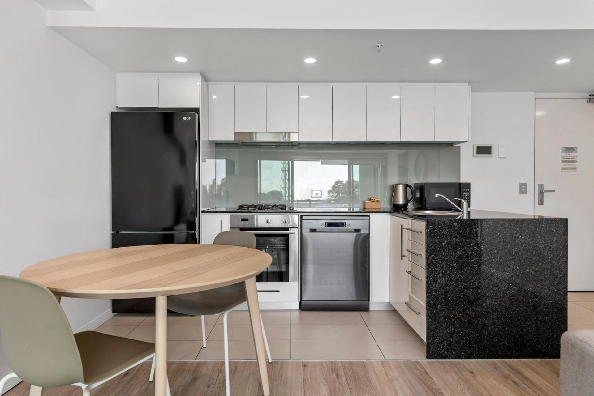 Proximity Waterfront Apartments เรดคลิฟฟ์ ภายนอก รูปภาพ