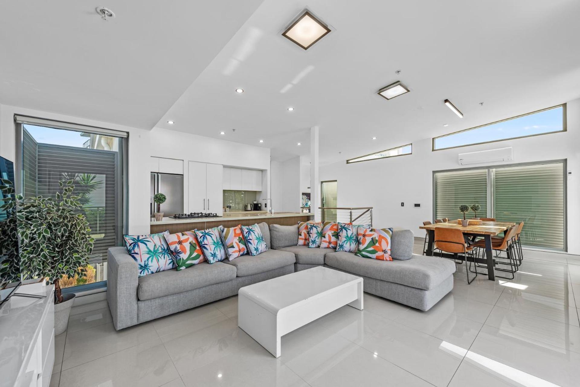 Proximity Waterfront Apartments เรดคลิฟฟ์ ภายนอก รูปภาพ