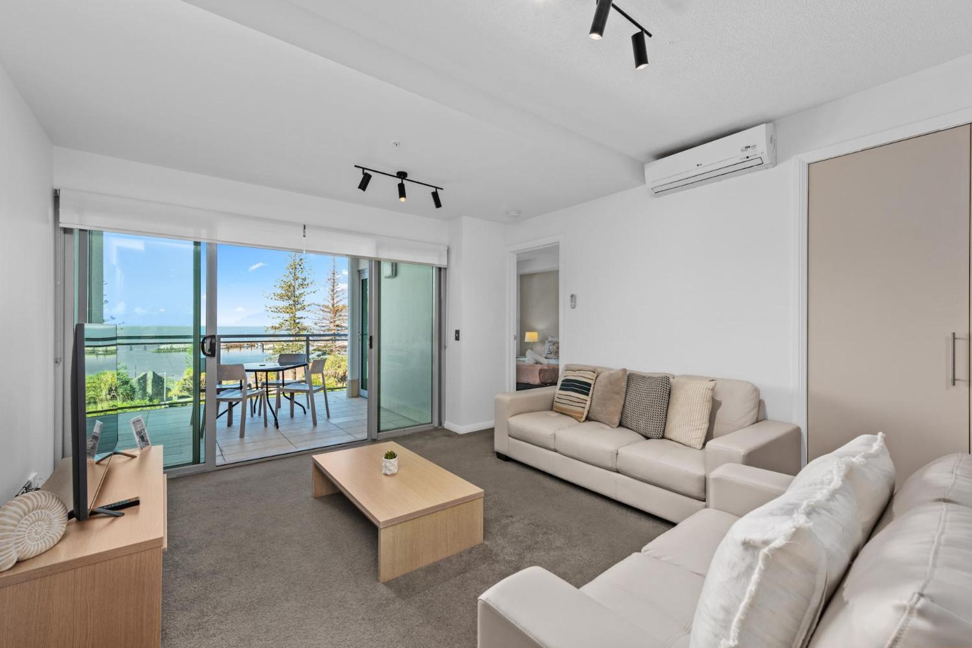 Proximity Waterfront Apartments เรดคลิฟฟ์ ภายนอก รูปภาพ