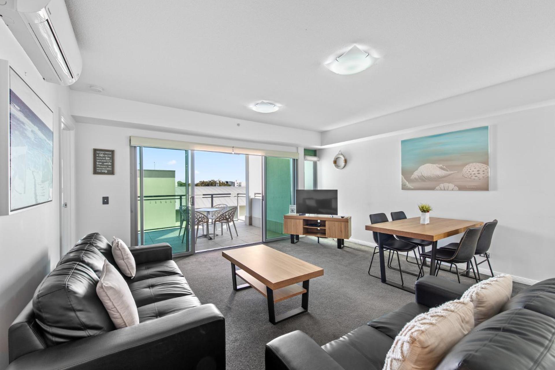 Proximity Waterfront Apartments เรดคลิฟฟ์ ภายนอก รูปภาพ